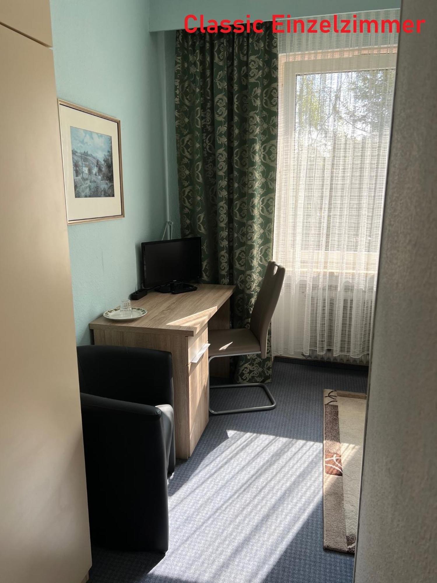 Hotelpension Am Thermalbad Bad Nenndorf Bagian luar foto