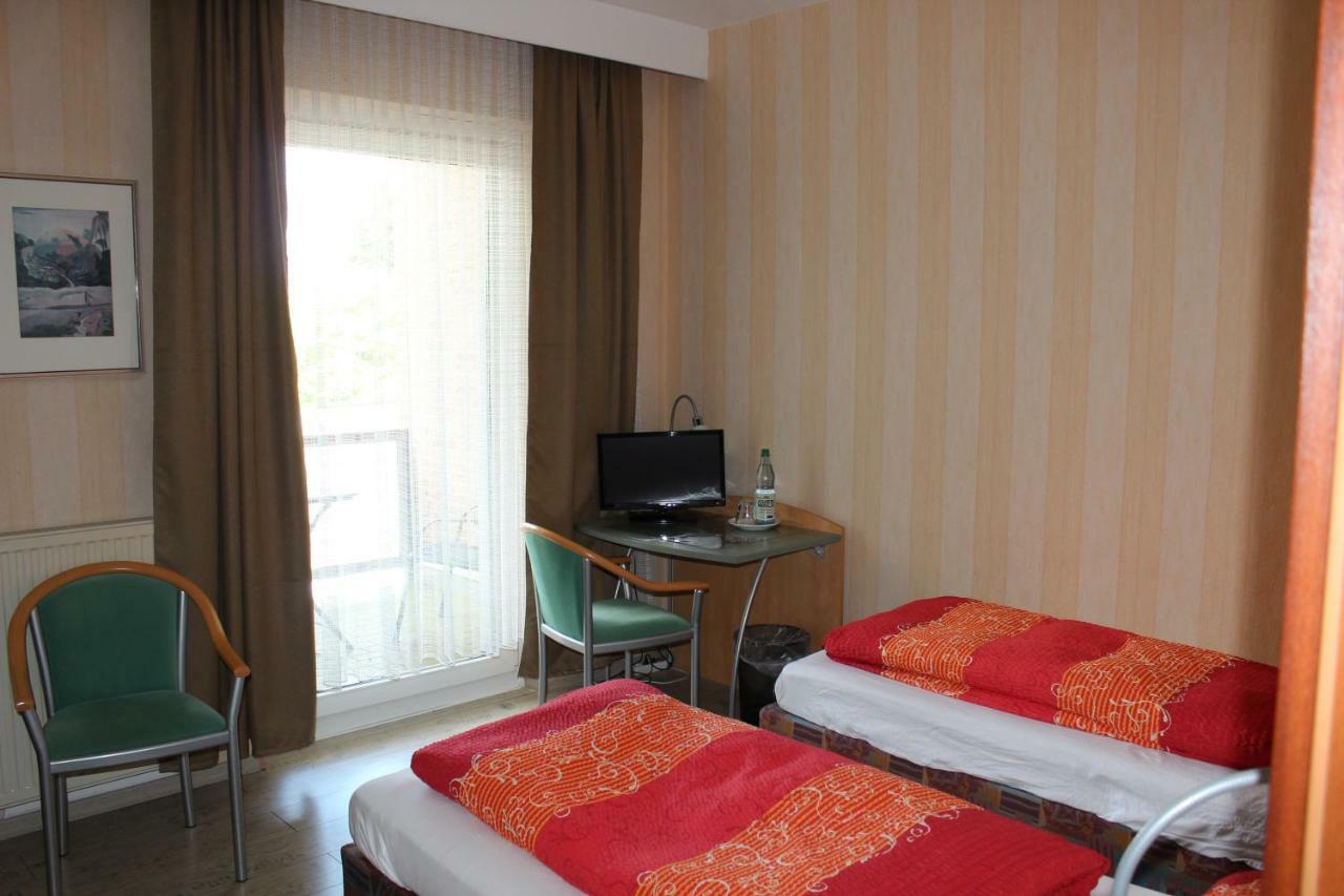 Hotelpension Am Thermalbad Bad Nenndorf Bagian luar foto
