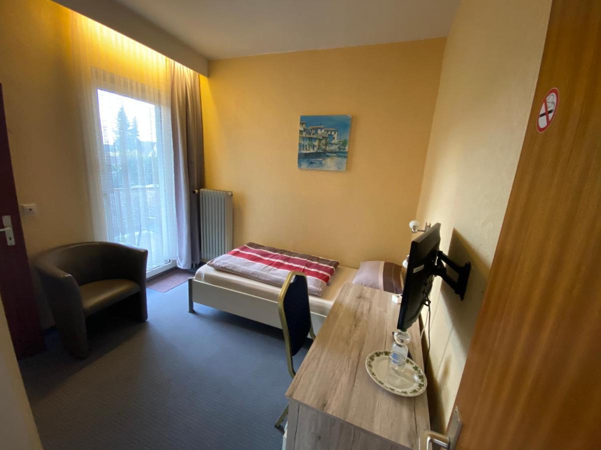 Hotelpension Am Thermalbad Bad Nenndorf Bagian luar foto